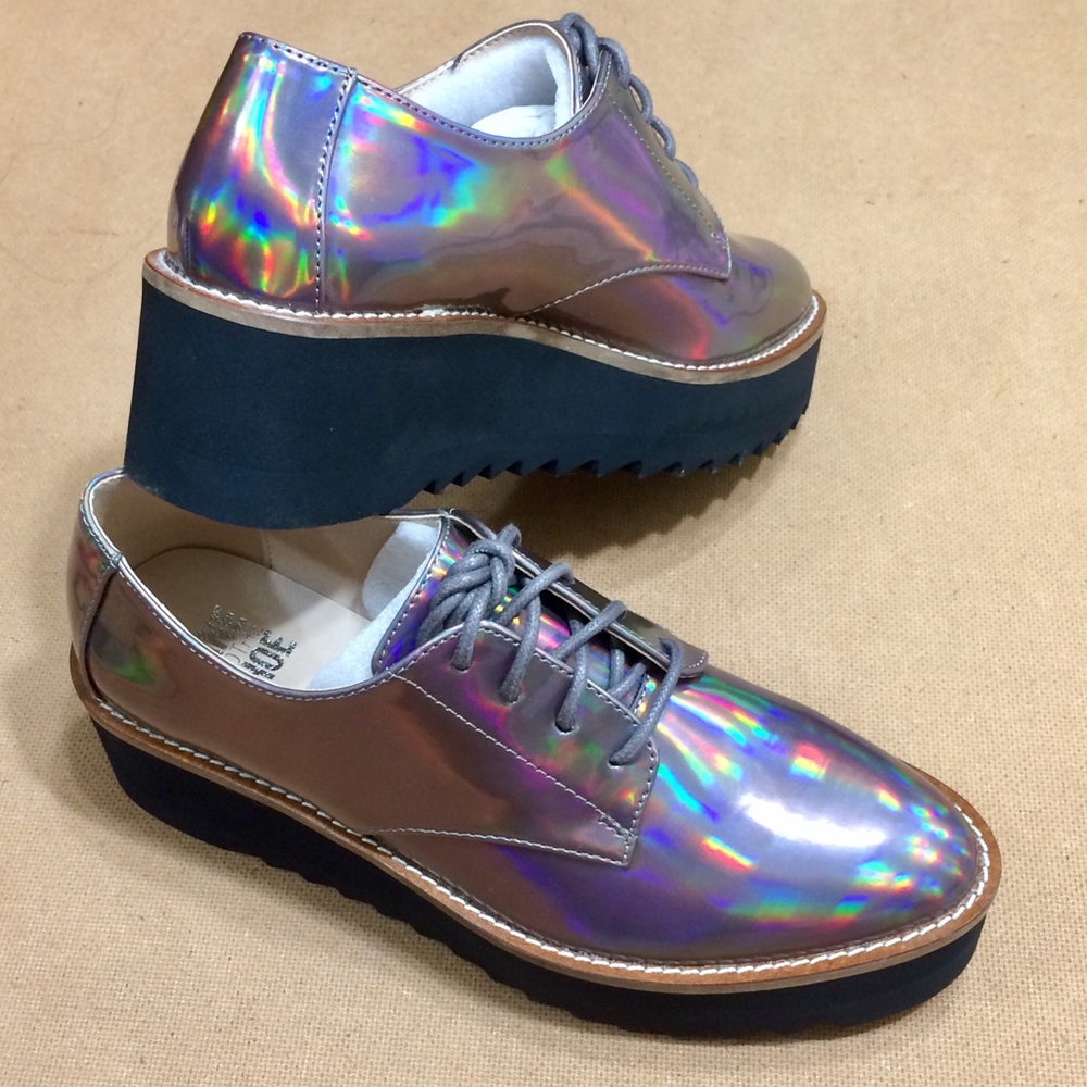 Women’s pewter sawtooth platform Oxford shoes